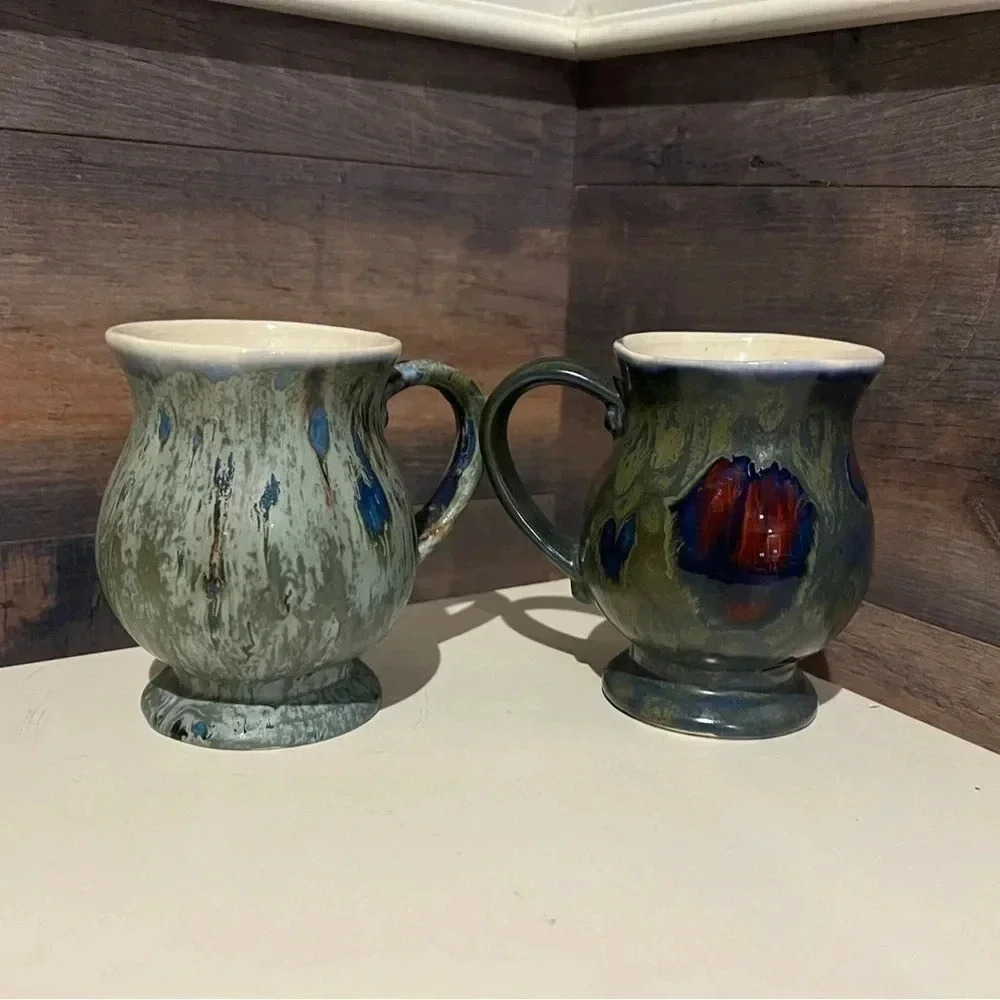 Vintage pair of 1973 KARE ceramic mugs stunning colors
